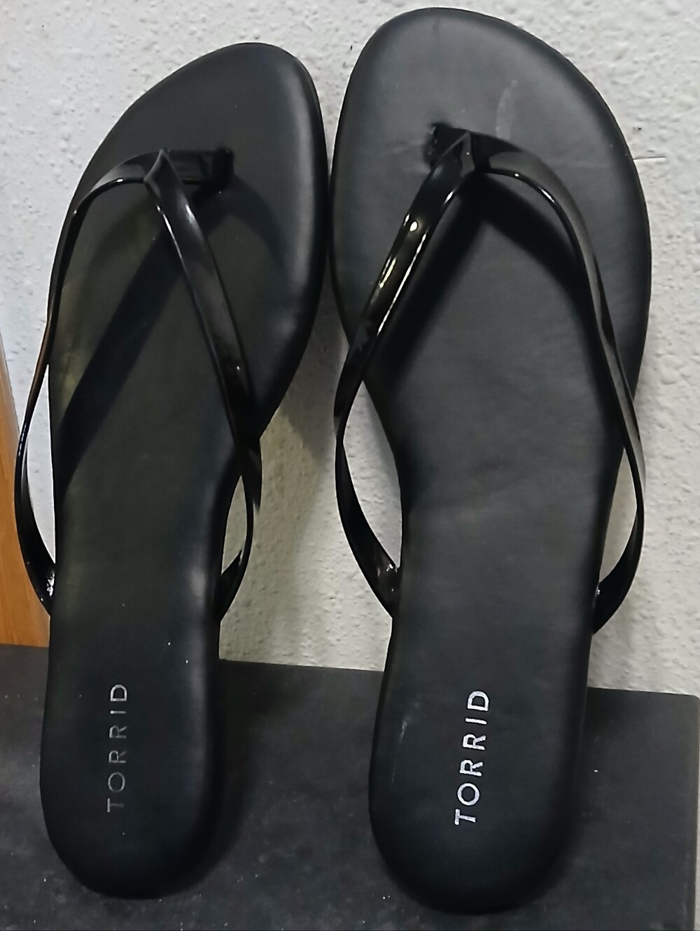 Torrid Black Patent Flip Flop Sandals Women’s Size 12W Thong Flats